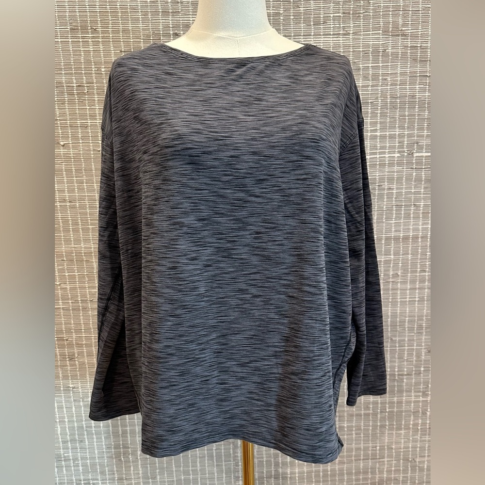 🖤 Lululemon Back In Action Long Sleeve 🖤 - Picture 2 of 4